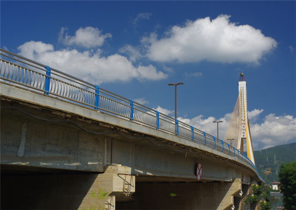 合川304不锈钢桥梁护栏：安全、耐用与美观的完美结合